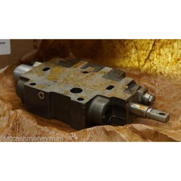 OSHKOSH India Canada MILITARY TRUCK HYDRAULIC VALVE 16-02-552-248 2CX109 4810-01-226-2224