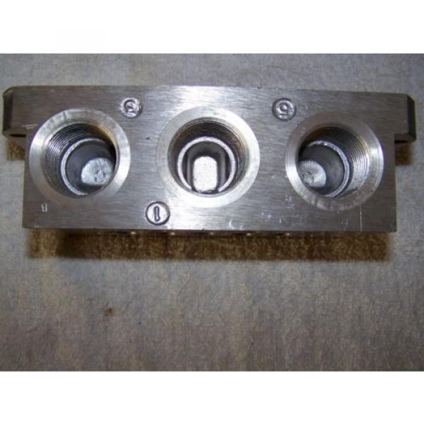 Rexroth Canada Australia P68420 Valve Aluminum Subbase Manifold 3/4&#034; Female NPT MH #10 image