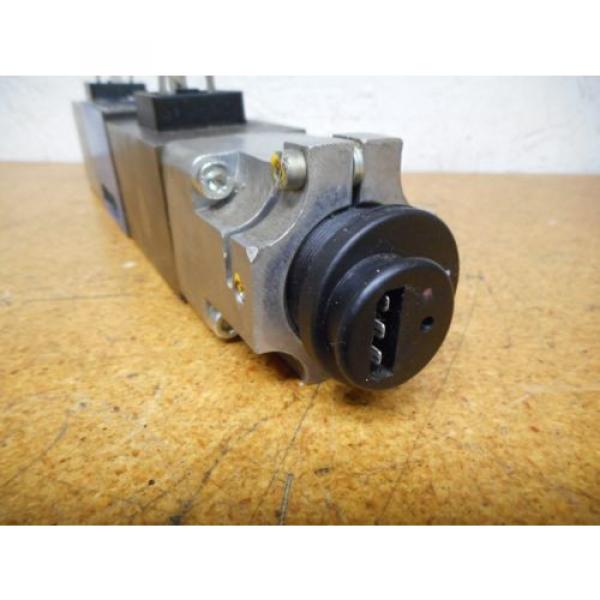 Bosch Korea India 0811404119 4WRP 6E-28S-1X/G24Z4/M Valve W/ 0831006057 Coil 9VDC 2,45A #7 image