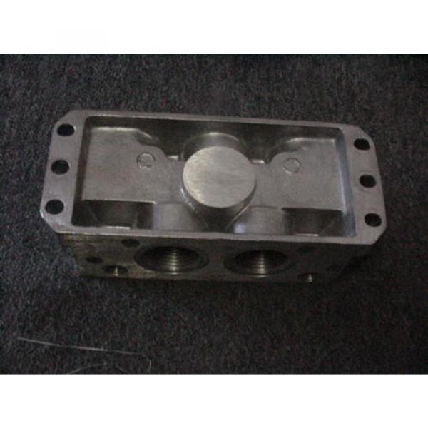 Rexroth Italy Germany P68420 Valve Aluminum Subbase Manifold 1&#034; Female NPT MH NEW #4 image